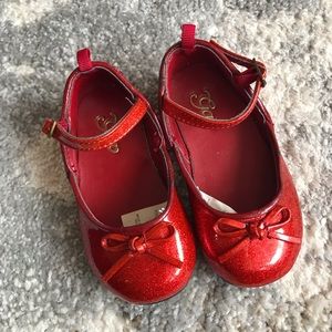 Gap girls size 5 red holiday Christmas dress shoes fair used condition